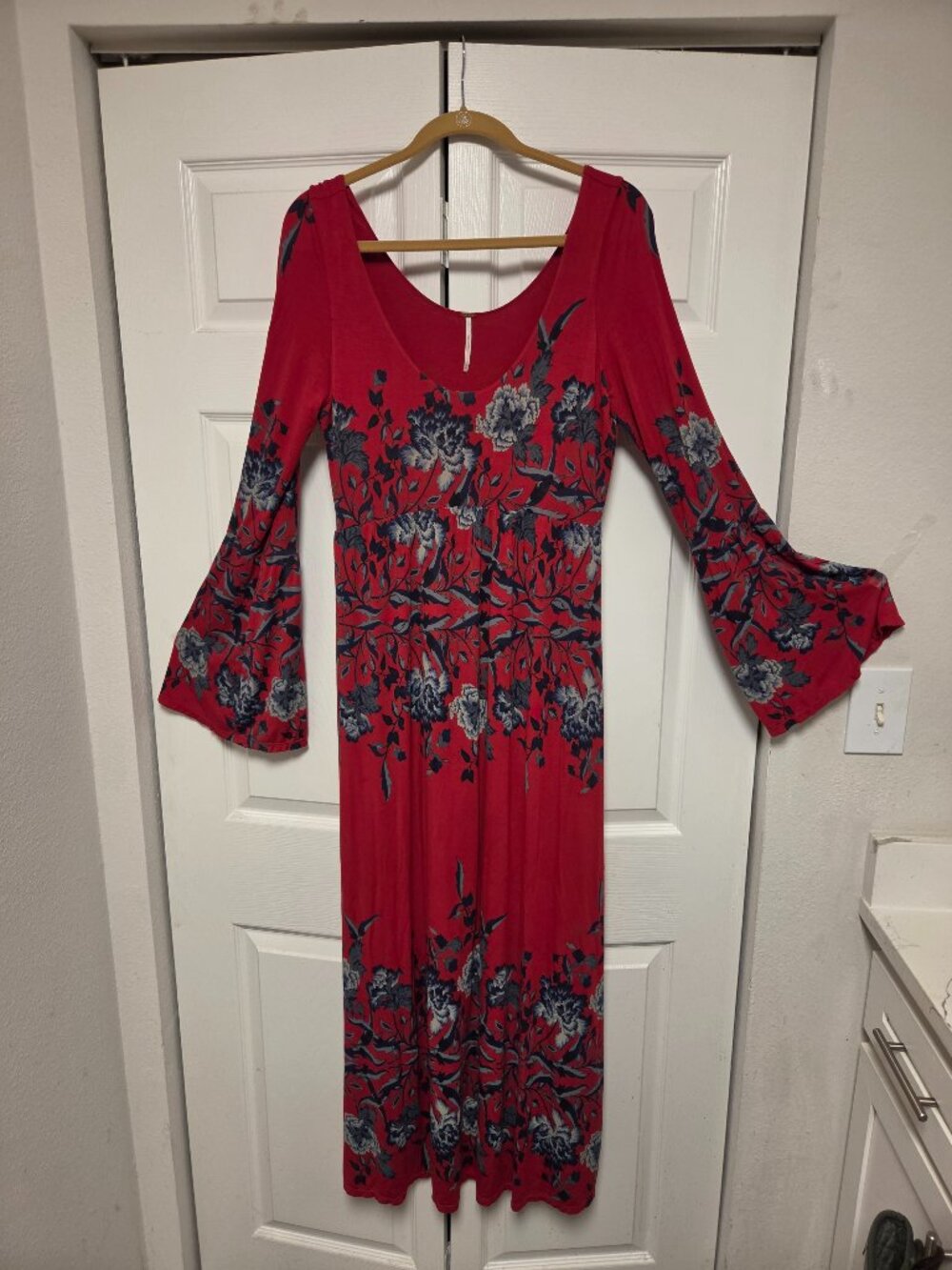 Dress Free People.  Floral print empire-waist dress.Fun and sexy